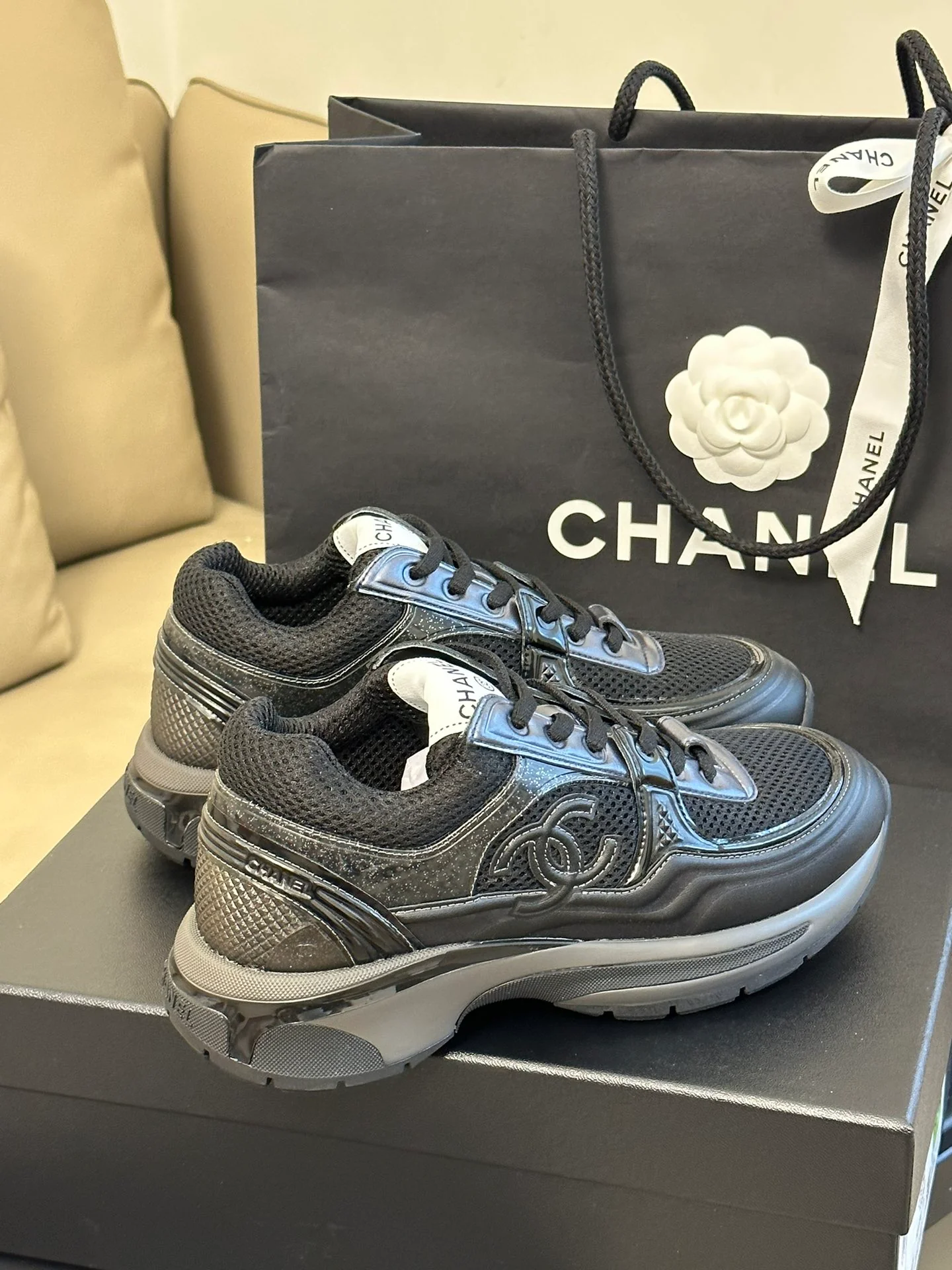Новинка сезона осень/зима 2023 от Chanel - Кроссовки - Улучшенная версия - Черные