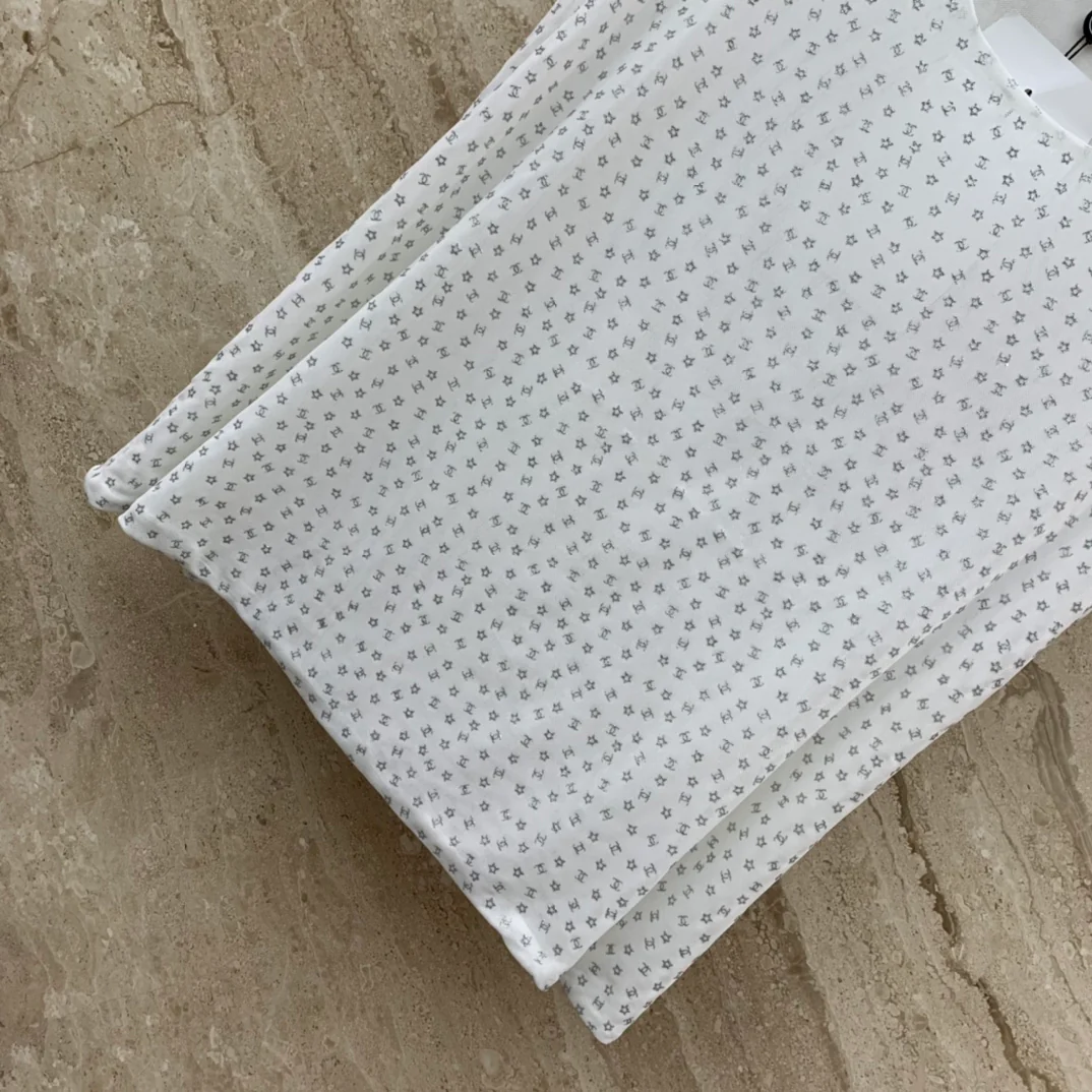 Chanel 2403 - Свободный жилет без рукавов из серебристой пряжи 