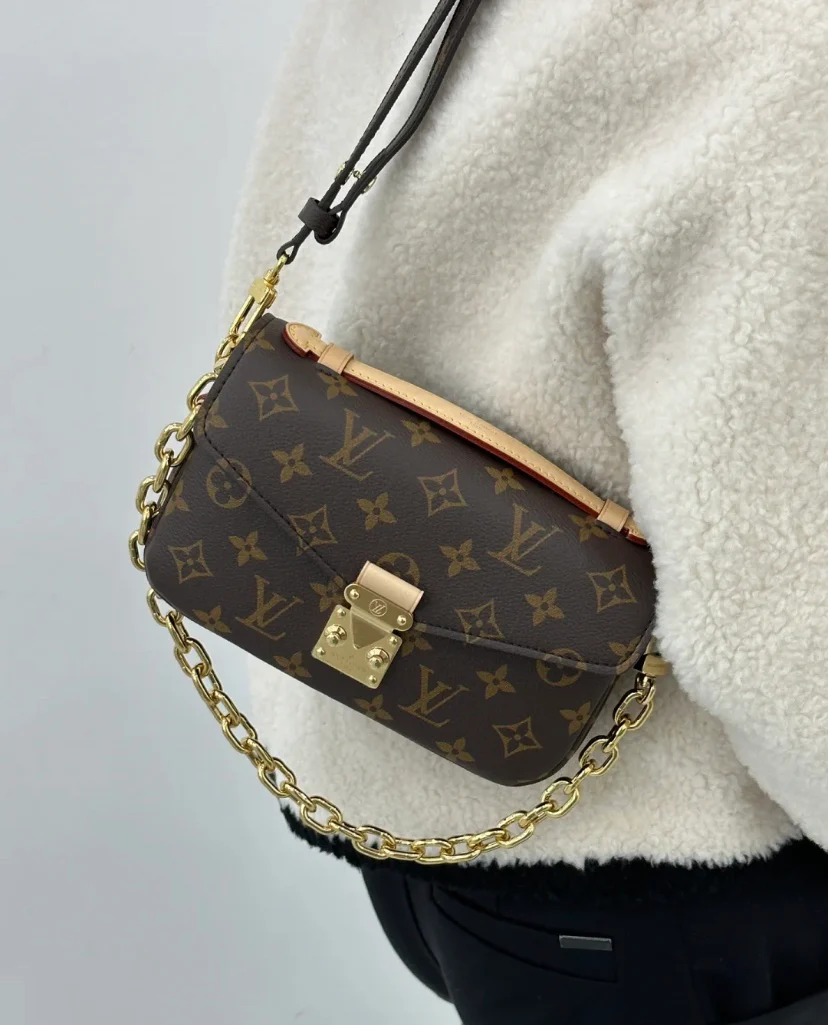 LV-m46279-pochette-metis-east-west handbag-brown