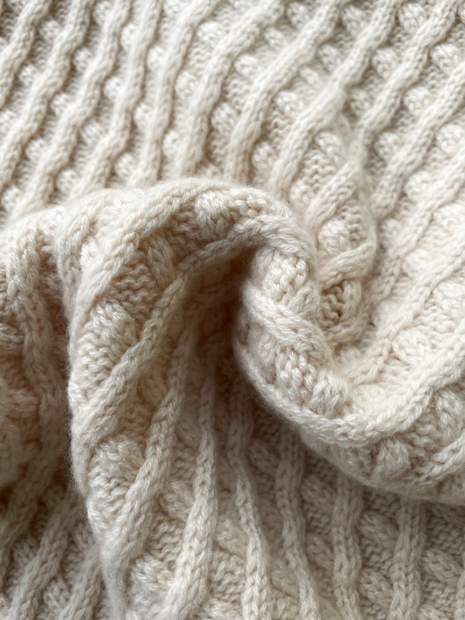 Вязаный шерстяной шарф Chanel 2024 года - кремовый