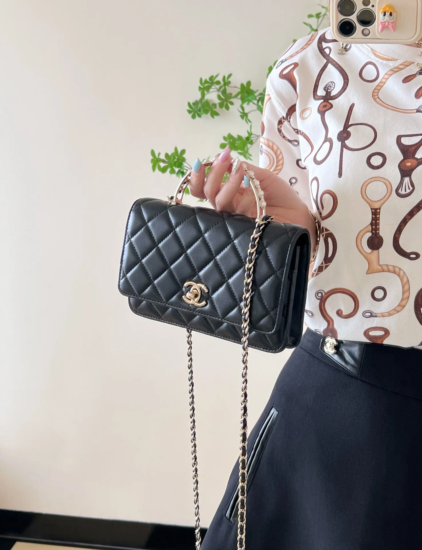 Chanel - Жемчужная сумочка WOC - Черная