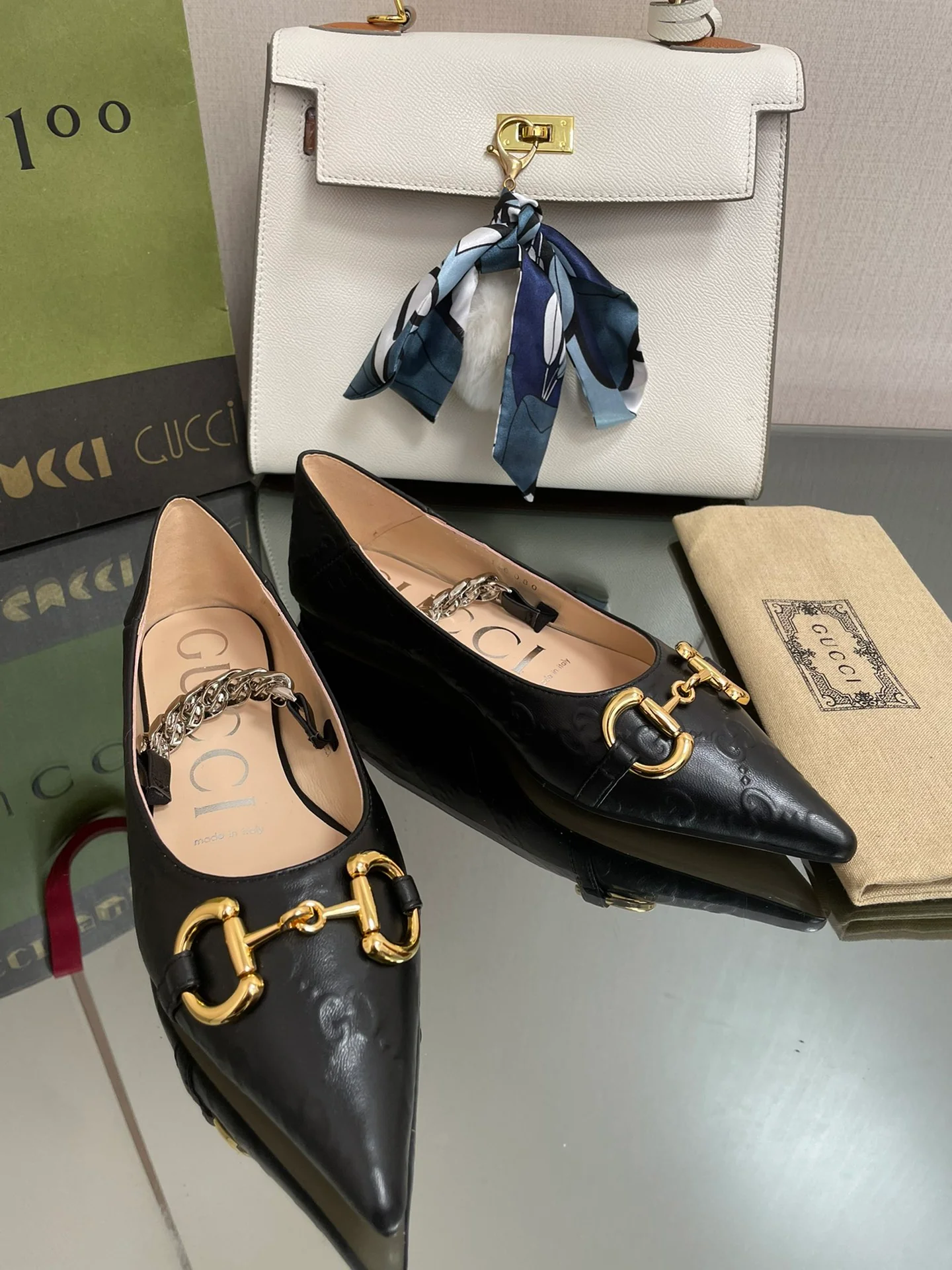 Новые балетки Gucci с острым носком, 2022 год.