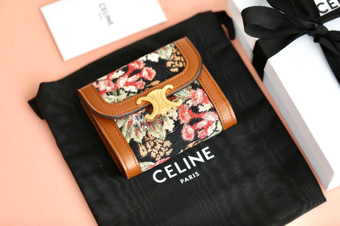 Маленький тканевый кошелек Celine Triomphe с вышивкой - цветочный узор.