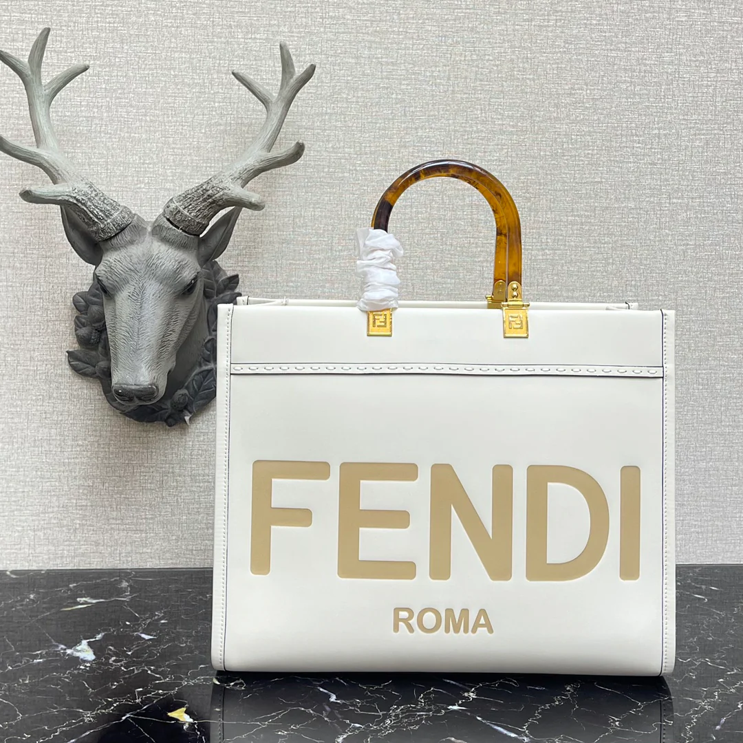 Сумка-тоут Fendi Sunshine Medium из белой тисненой кожи