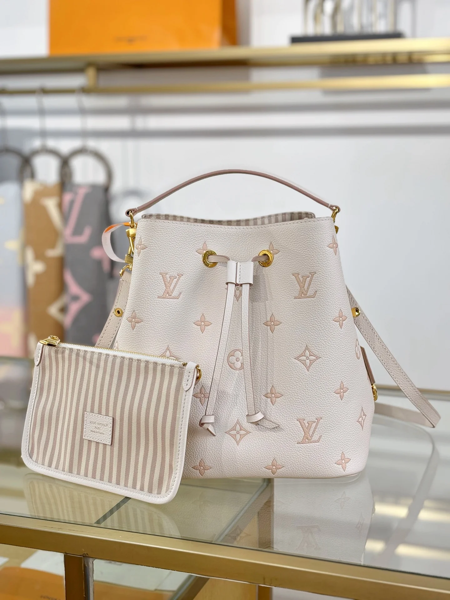 Сумка LV-m14401-neonoe - средний размер