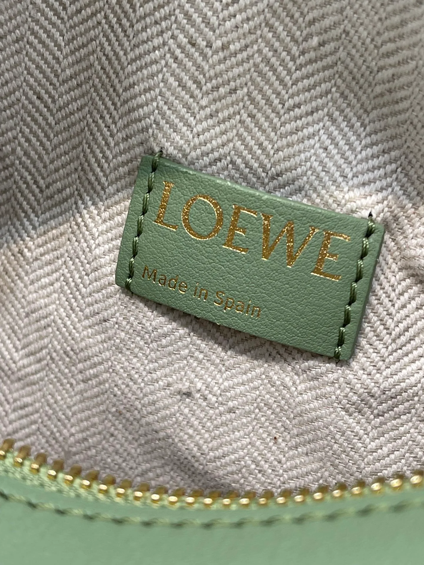 Сумка для обеда Loewe Cubi Avocado Green Panerai из телячьей кожи - 0-5-17-12-5 см