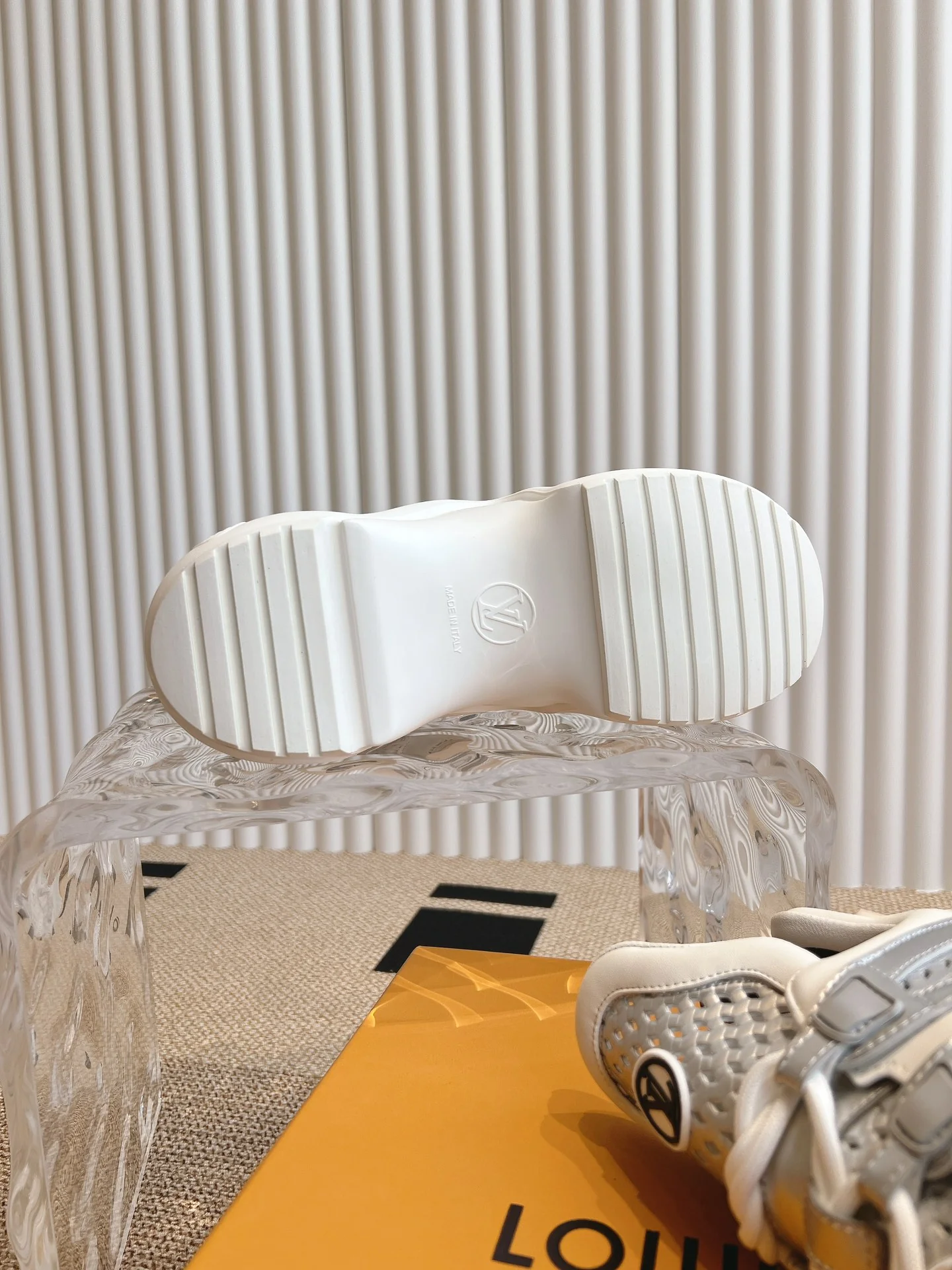 Повседневные туфли на платформе LV-2024 - серебристые