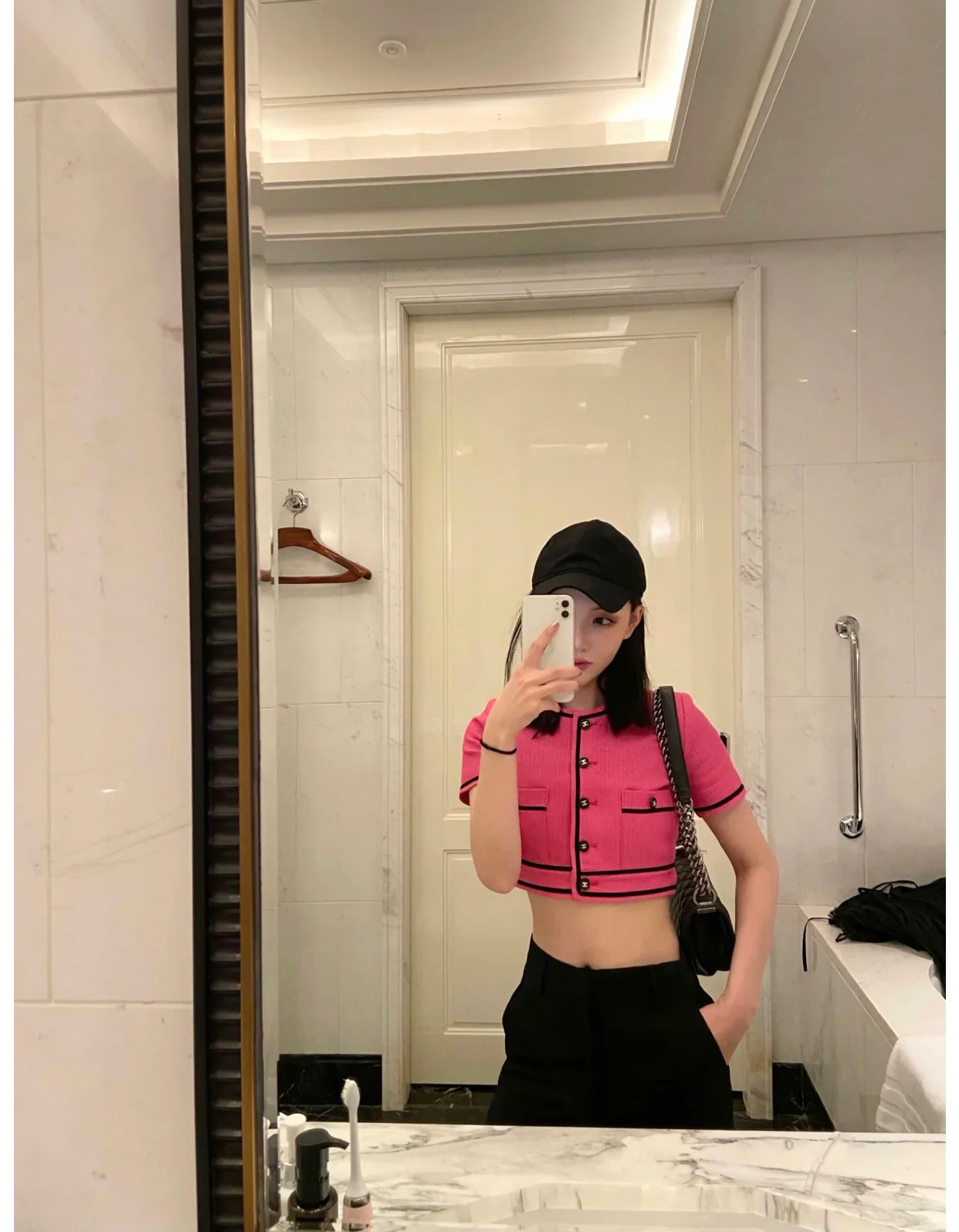 Chanel Boy 20 см - Body Sharing - 2