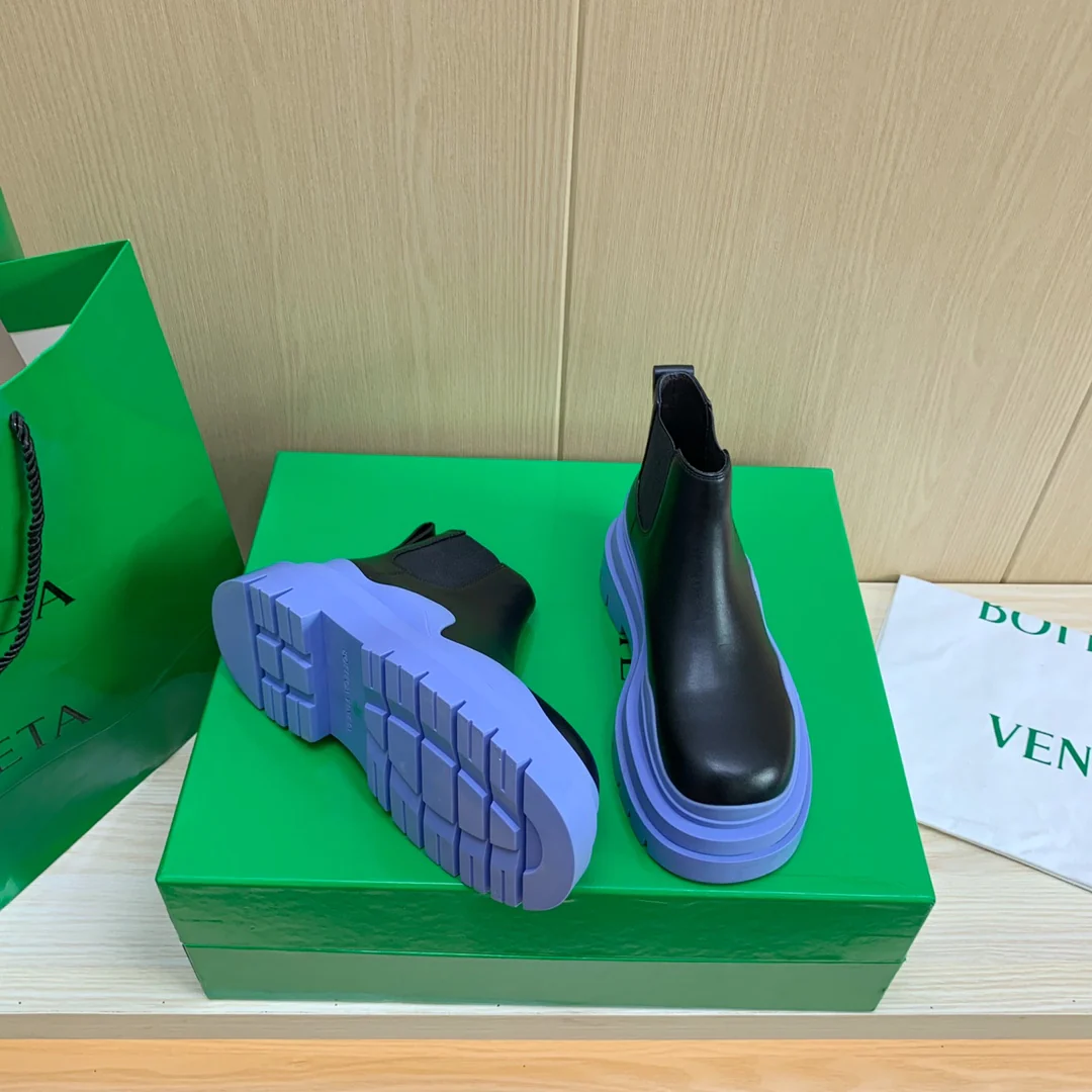 Новые короткие ботинки BV-22 осенне-зимней коллекции - синяя подошва