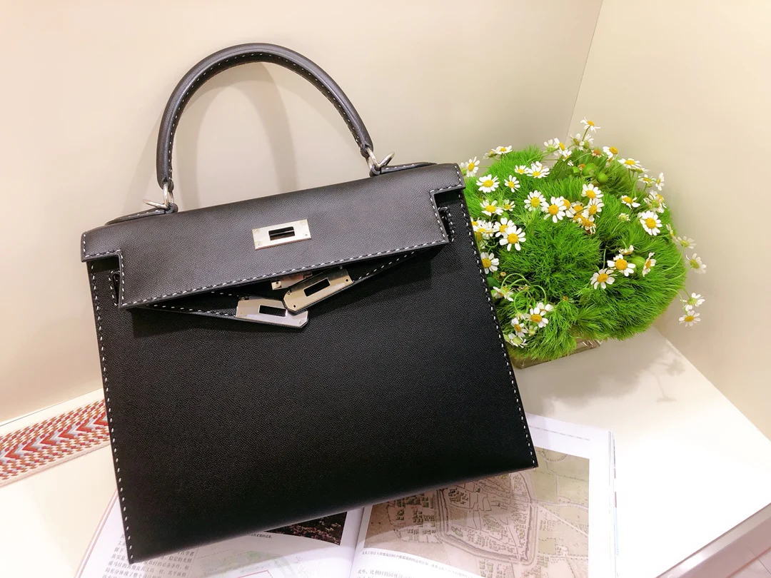 Сумка Hermes Limited Edition Kelly 28 Monsieur 89 Nior - черная - с серебряной пряжкой