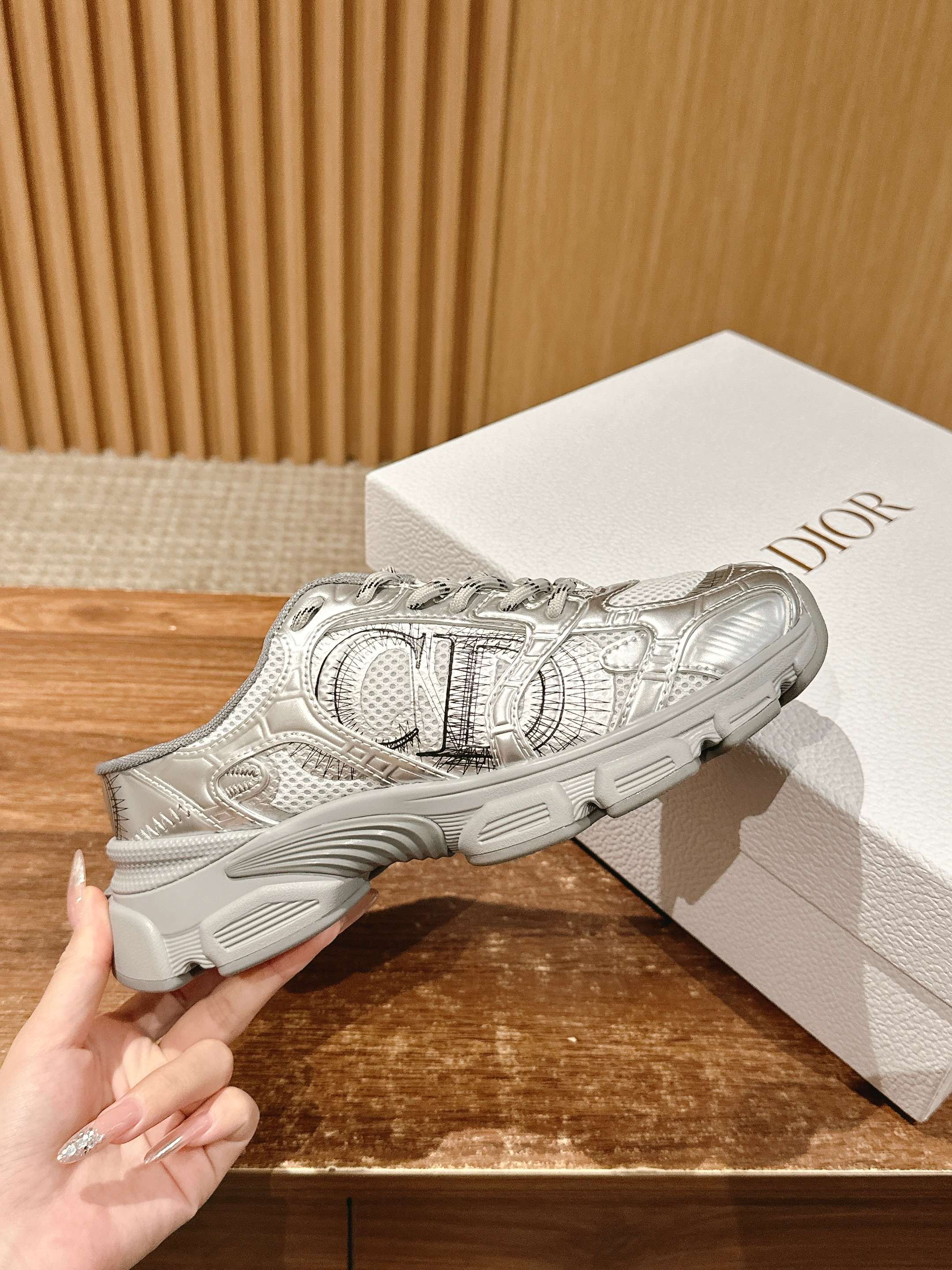 Новые повседневные массивные туфли/тапочки Dior Chrono - серебристые