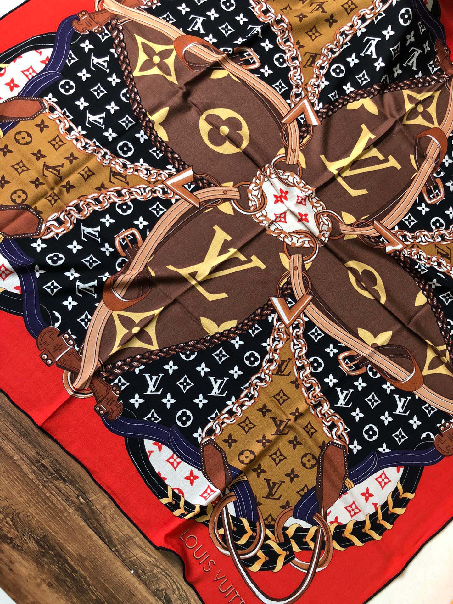 Классический квадратный шарф LV - 140 см - 70% кашемир - 30% шелк