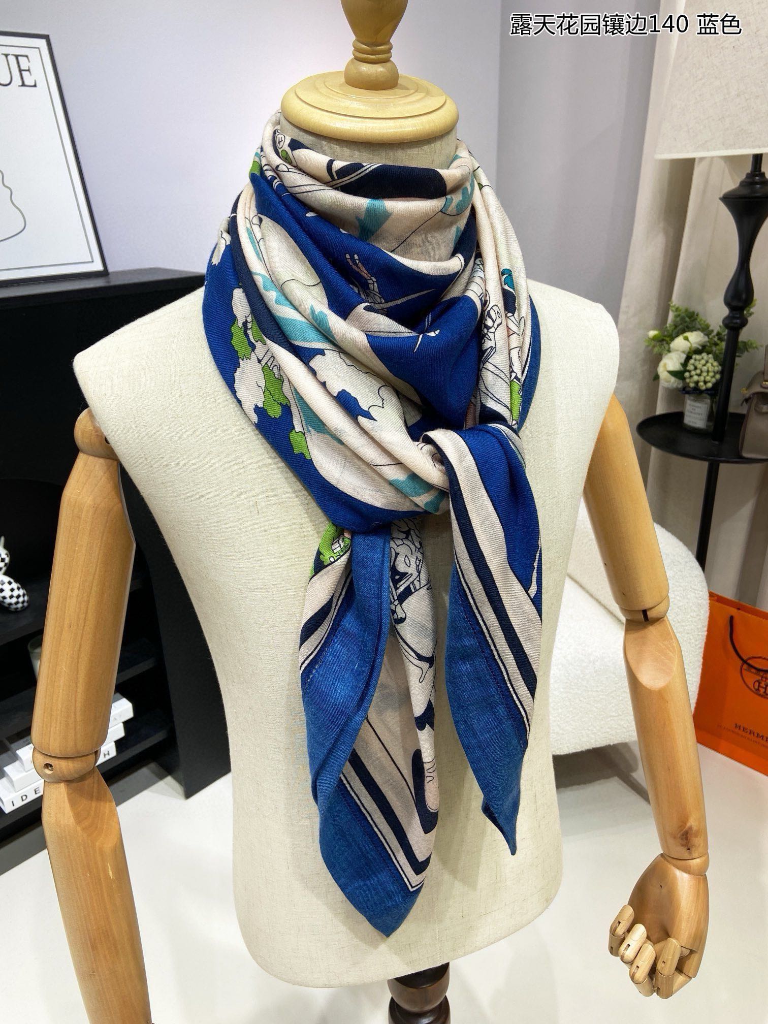 Hermes - Большой шарф с дизайном ?Мечтательный город?