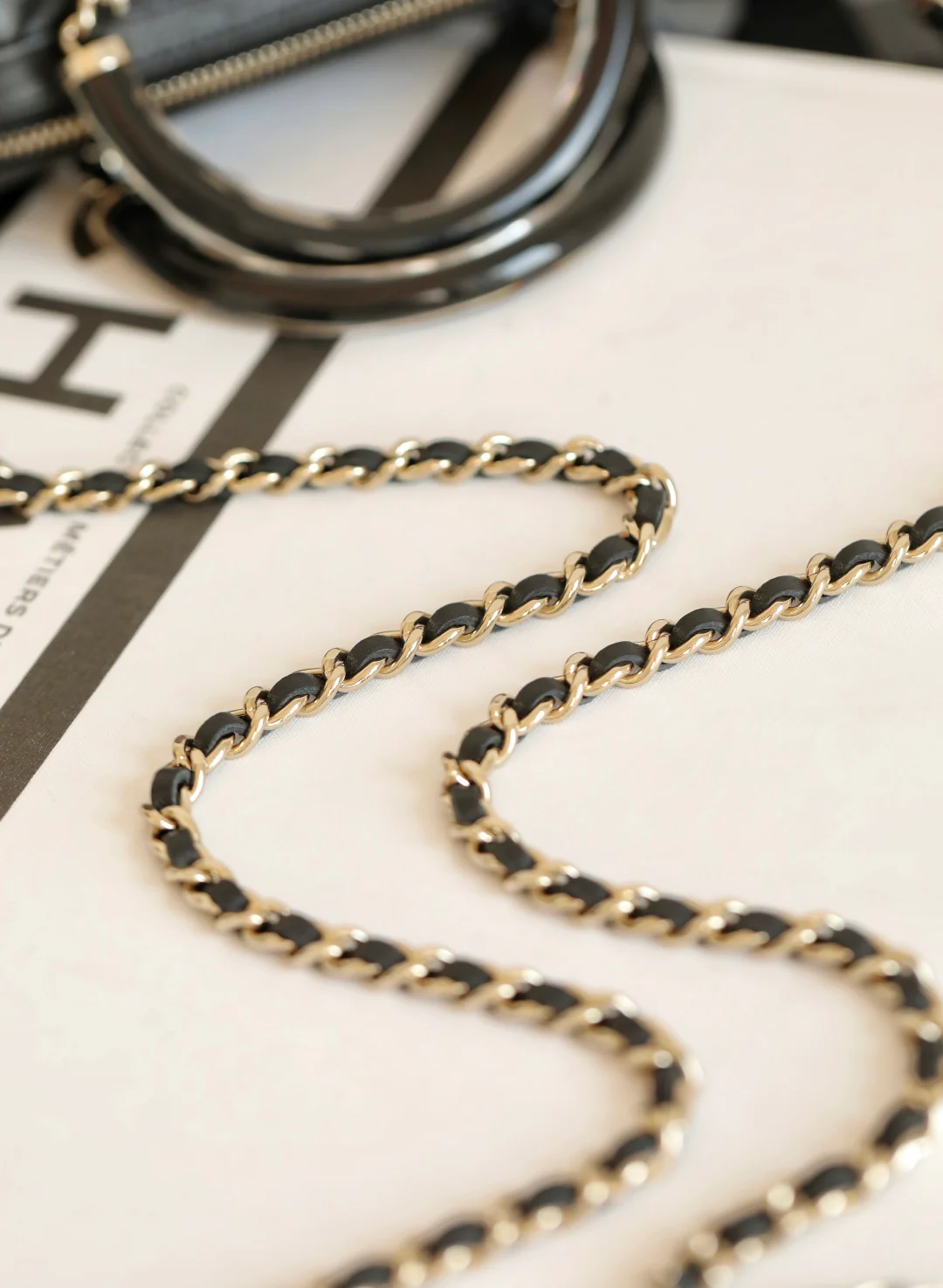 Ручка эмалированная Chanel 25 пенсов???