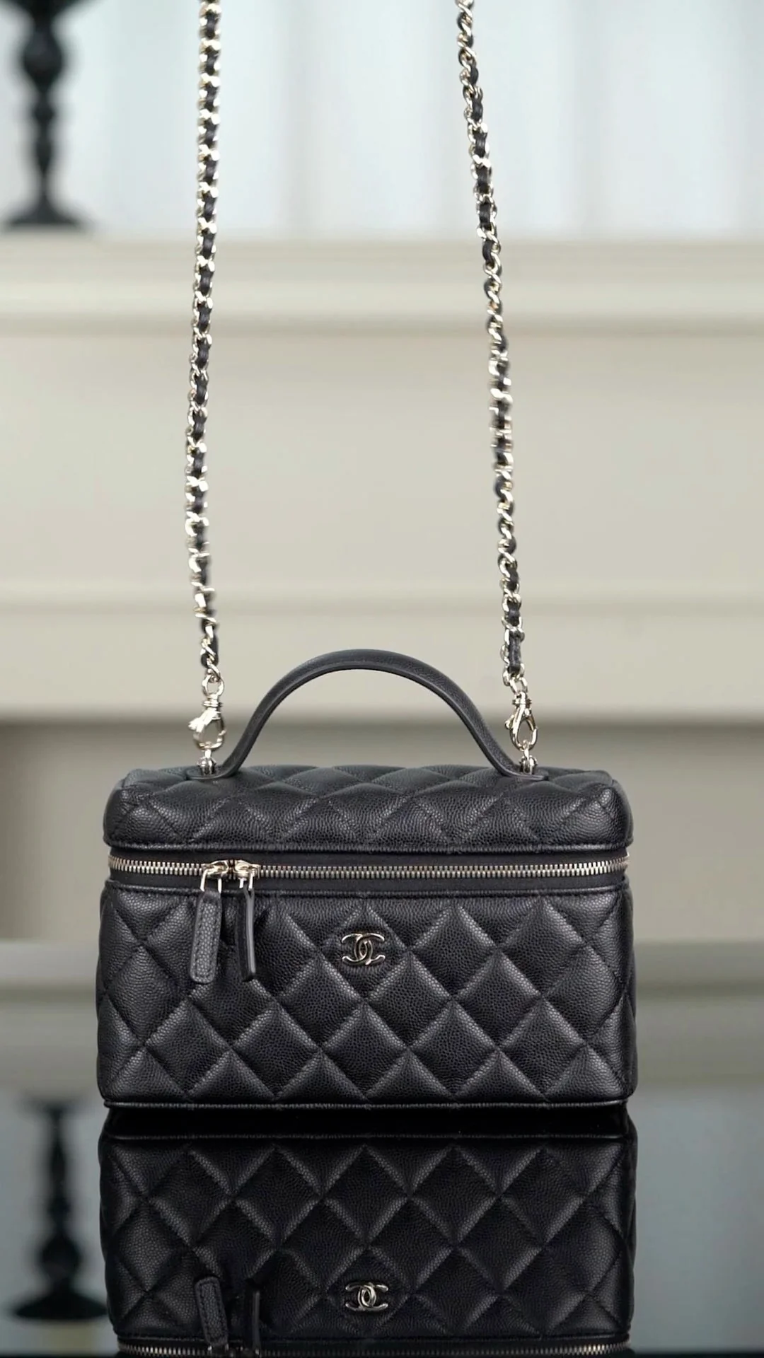 Сумка-ланчбокс Chanel 25c Lychee Beef - черно-золотая