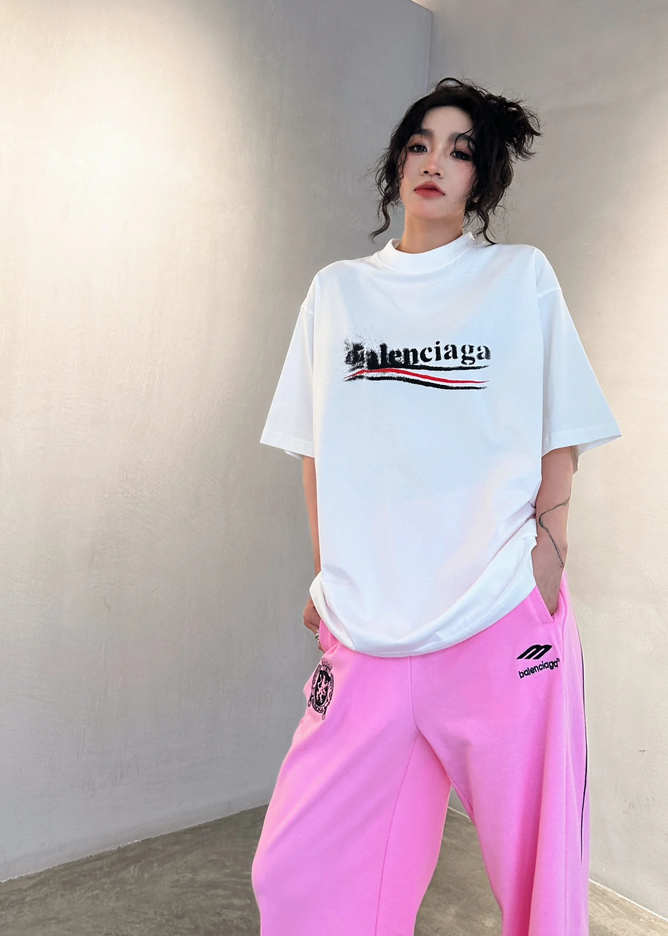 Футболка Balenciaga 2403 Melting Coke Print свободного кроя с коротким рукавом - унисекс - белая