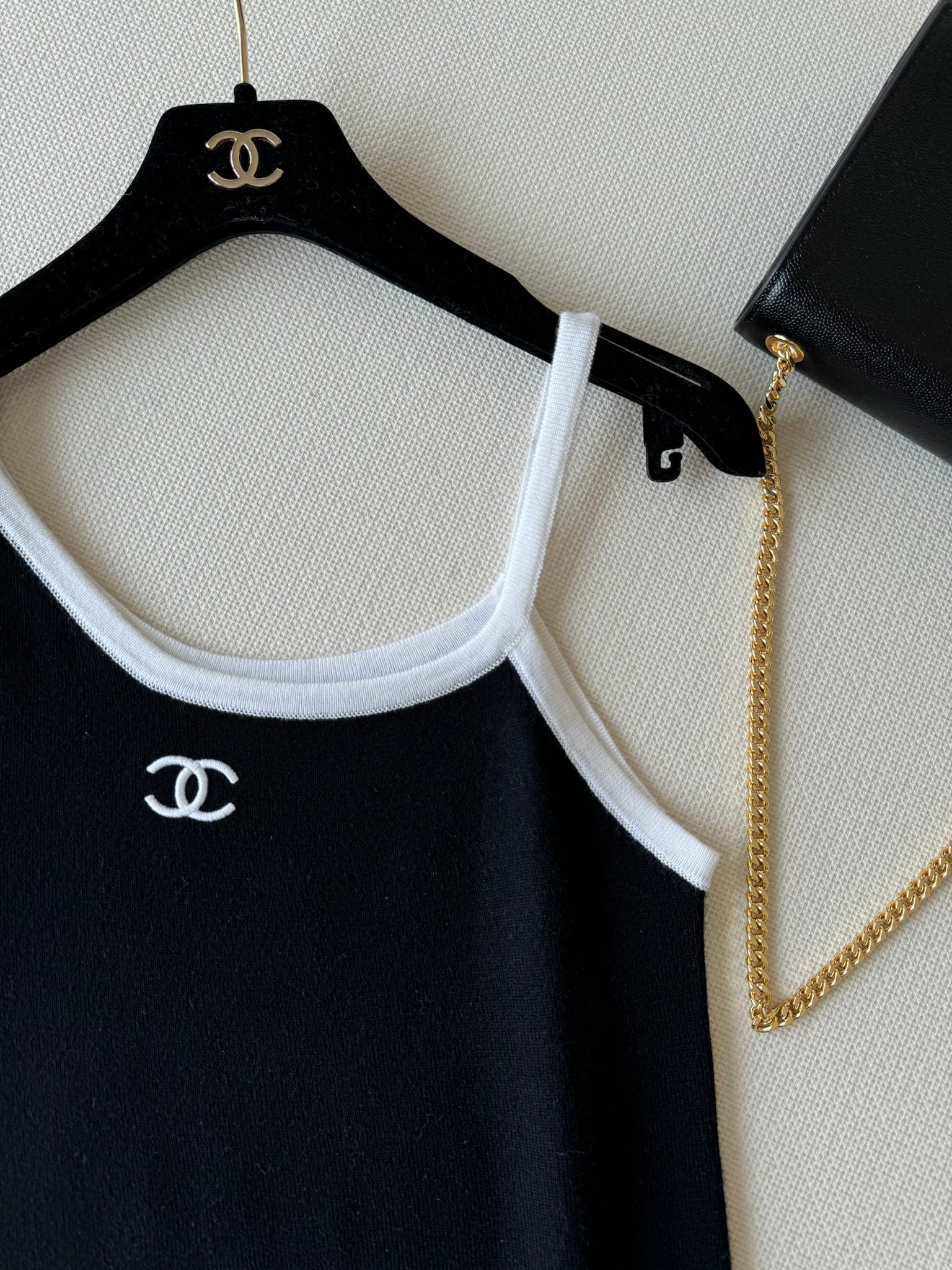 В стиле Chanel - 2403 - Новый топ на одно плечо - Черный