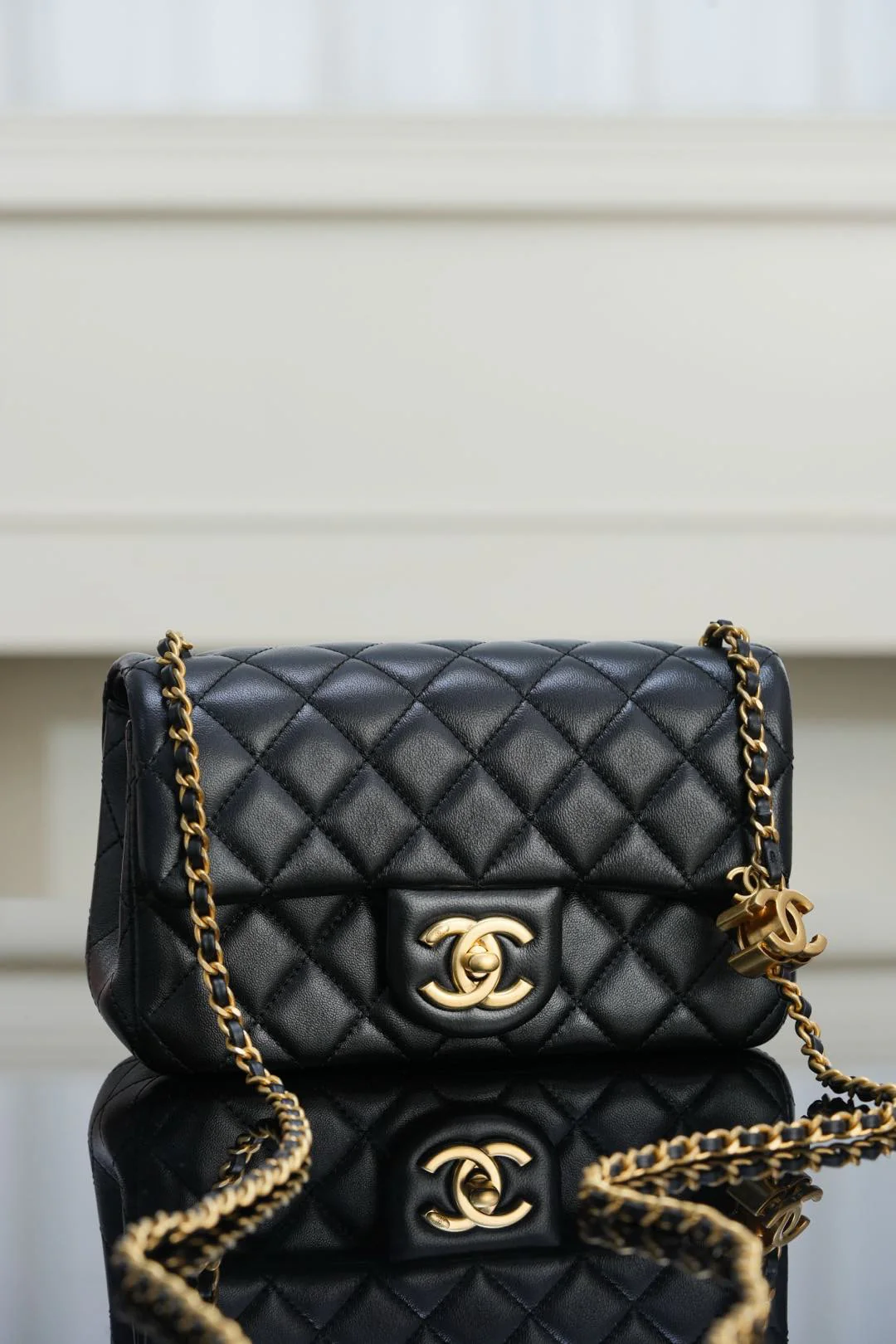 Chanel 25B Double C Регулируемая цепочка CF Большая мини-цепочка Черная с золотой пряжкой