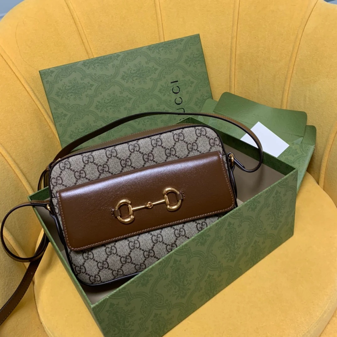 Сумка для фотоаппарата Gucci 1955 с пряжкой в ??виде подковы