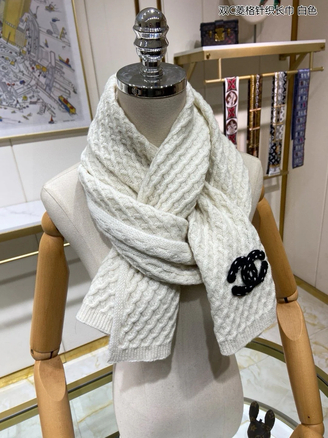 Вязаный шарф Chanel 2024 Double C Diamond Quilted Knitted Scarf - 30-160