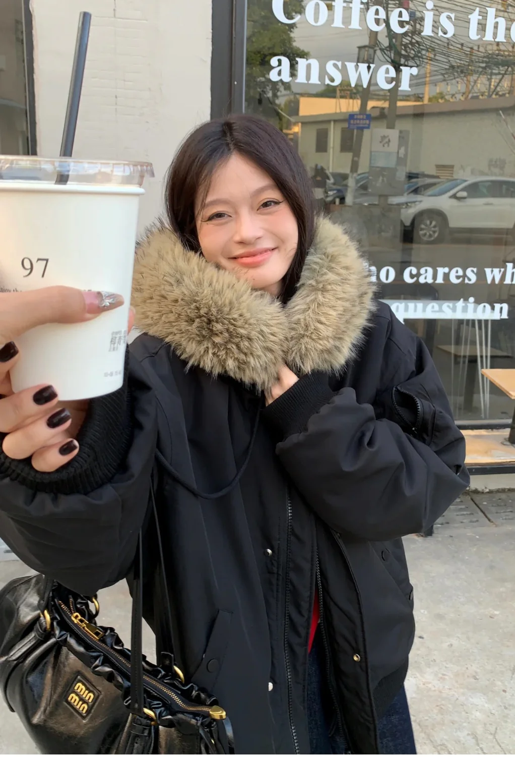 Сумка Miu Miu Joie из кожи наппа — маленькая — черная — Носите и делитесь