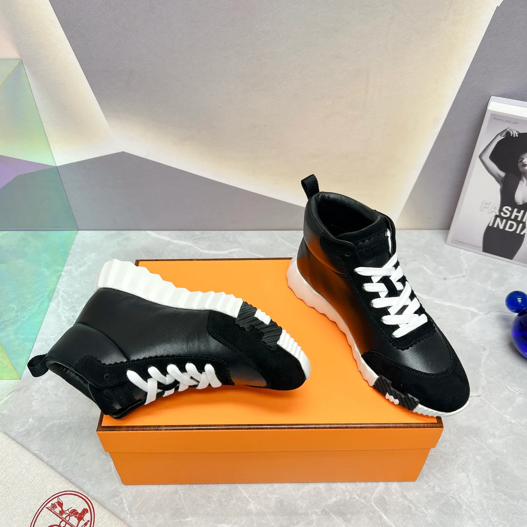 Новинка сезона весна/лето 2023 от Hermes - Кожаные высокие повседневные туфли - Черные