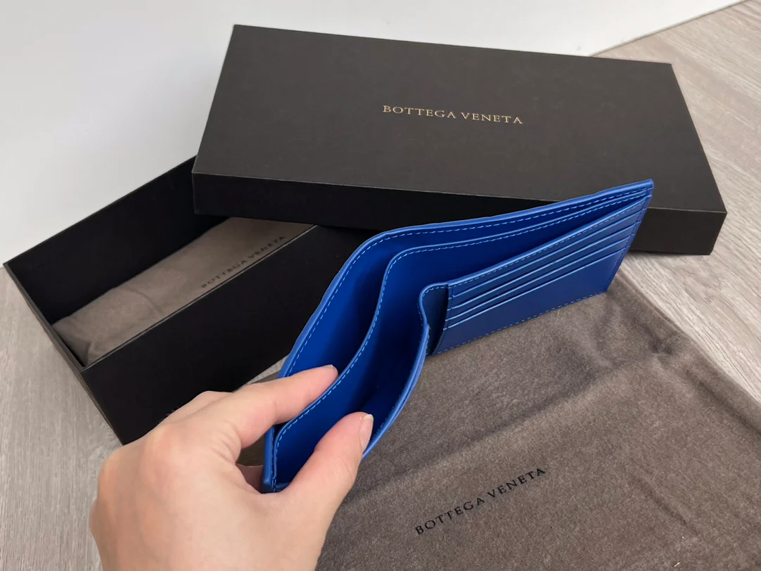 BV-中宽 编织 两折扣短夹 牛皮 11.5x9.5cm