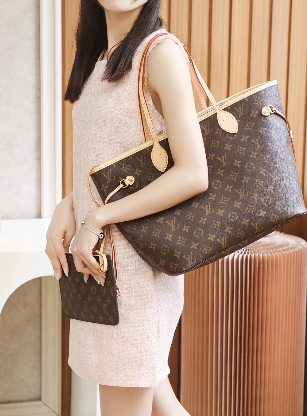 m40995-LV-Классическая сумка Neverfull с монограммой Classic Monogram
