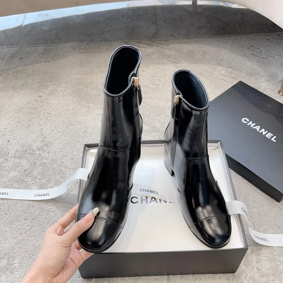 Новая коллекция Chanel ?Ранняя осень 2023? — ботильоны.