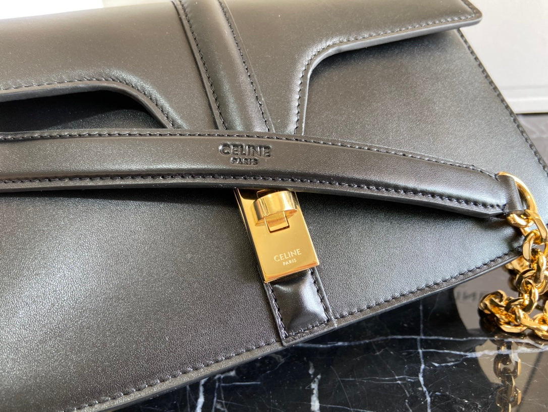 celine-soft-16 кожаная сумка на цепочке-1