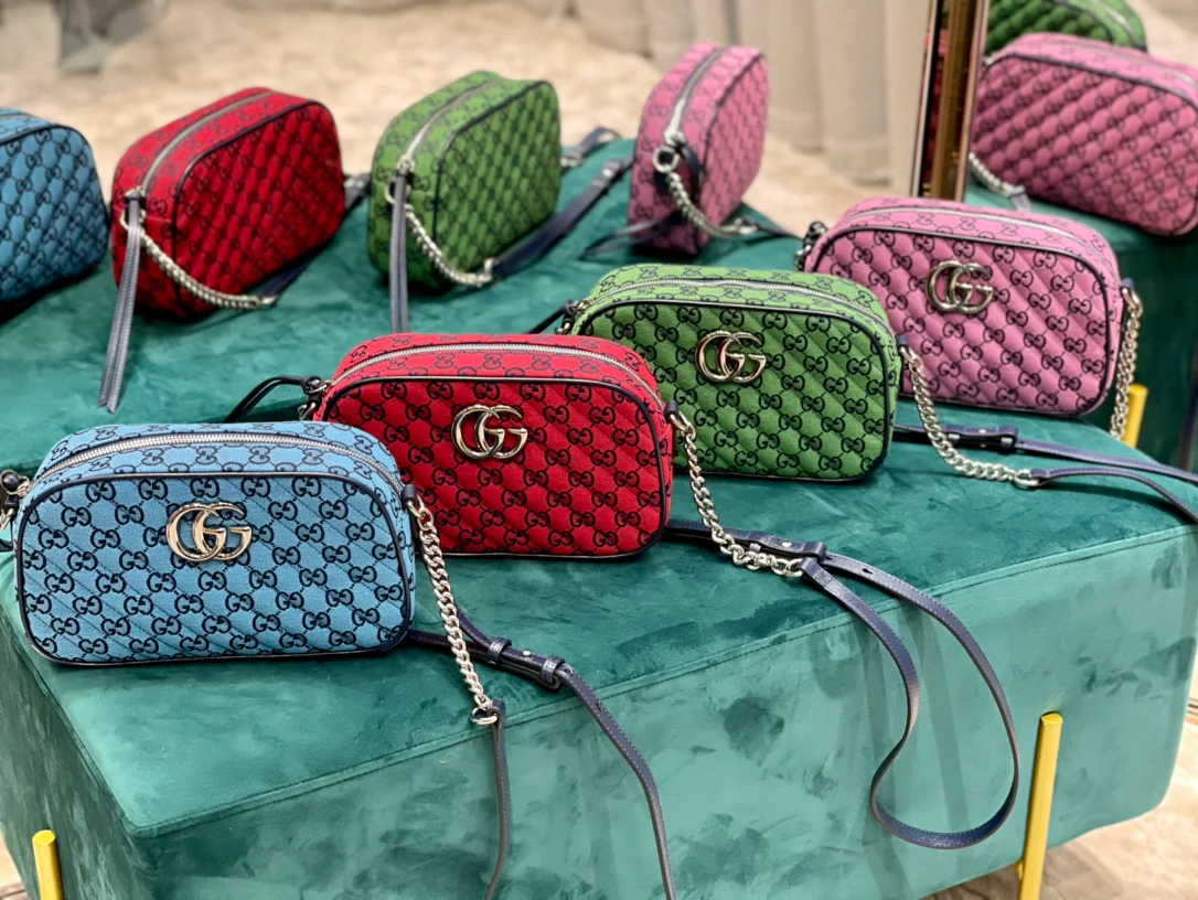 Изображение коллекции сумок для фотоаппаратов Gucci Marmont