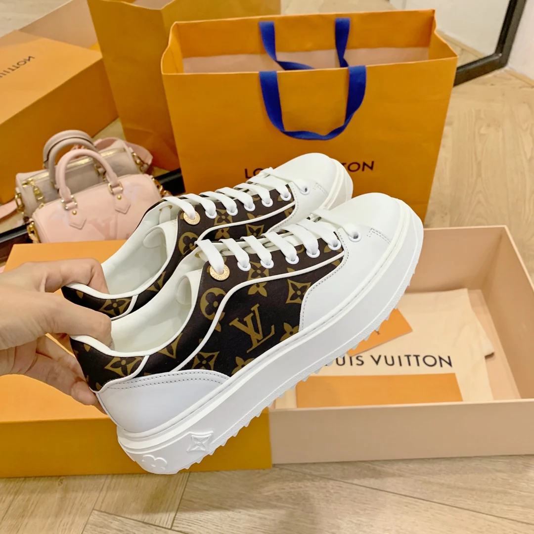 Белые кроссовки LV Classic на платформе - серия Time-Out - монограмма с цветовыми блоками