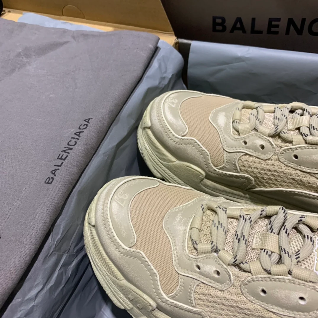 Balenciaga - Dad Shoes - 24