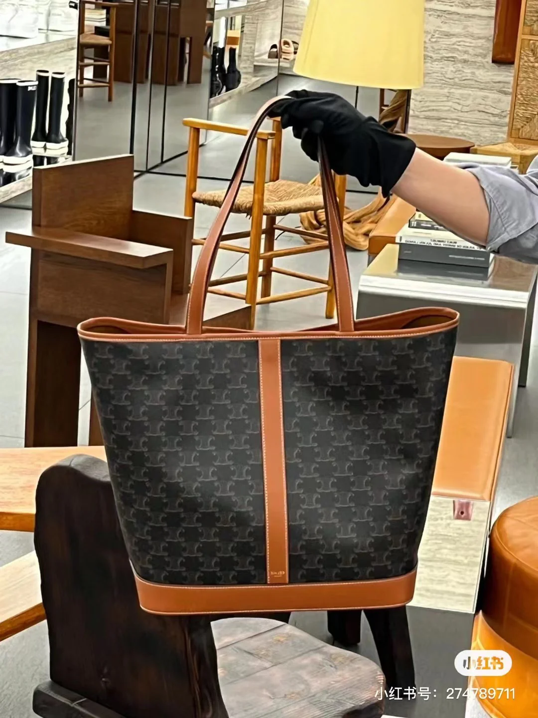 Монограмма Celine-triomphe-canvas-full-page