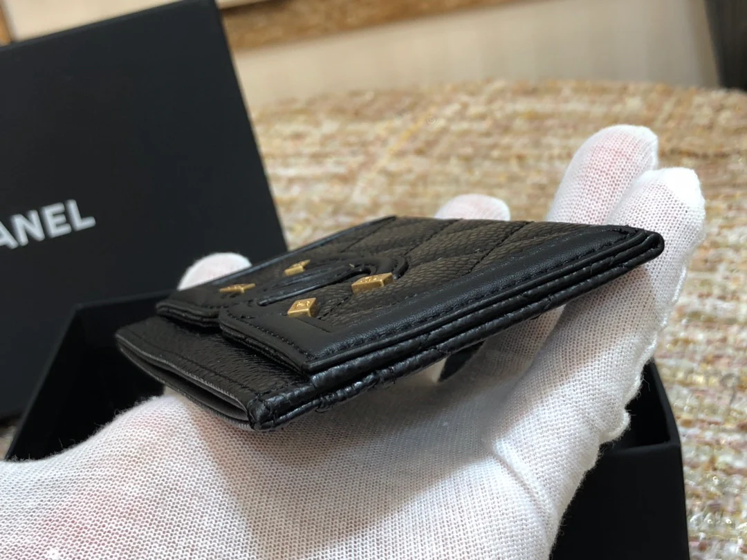 Винтажный кожаный держатель для карт Chanel CC - антикварная фурнитура