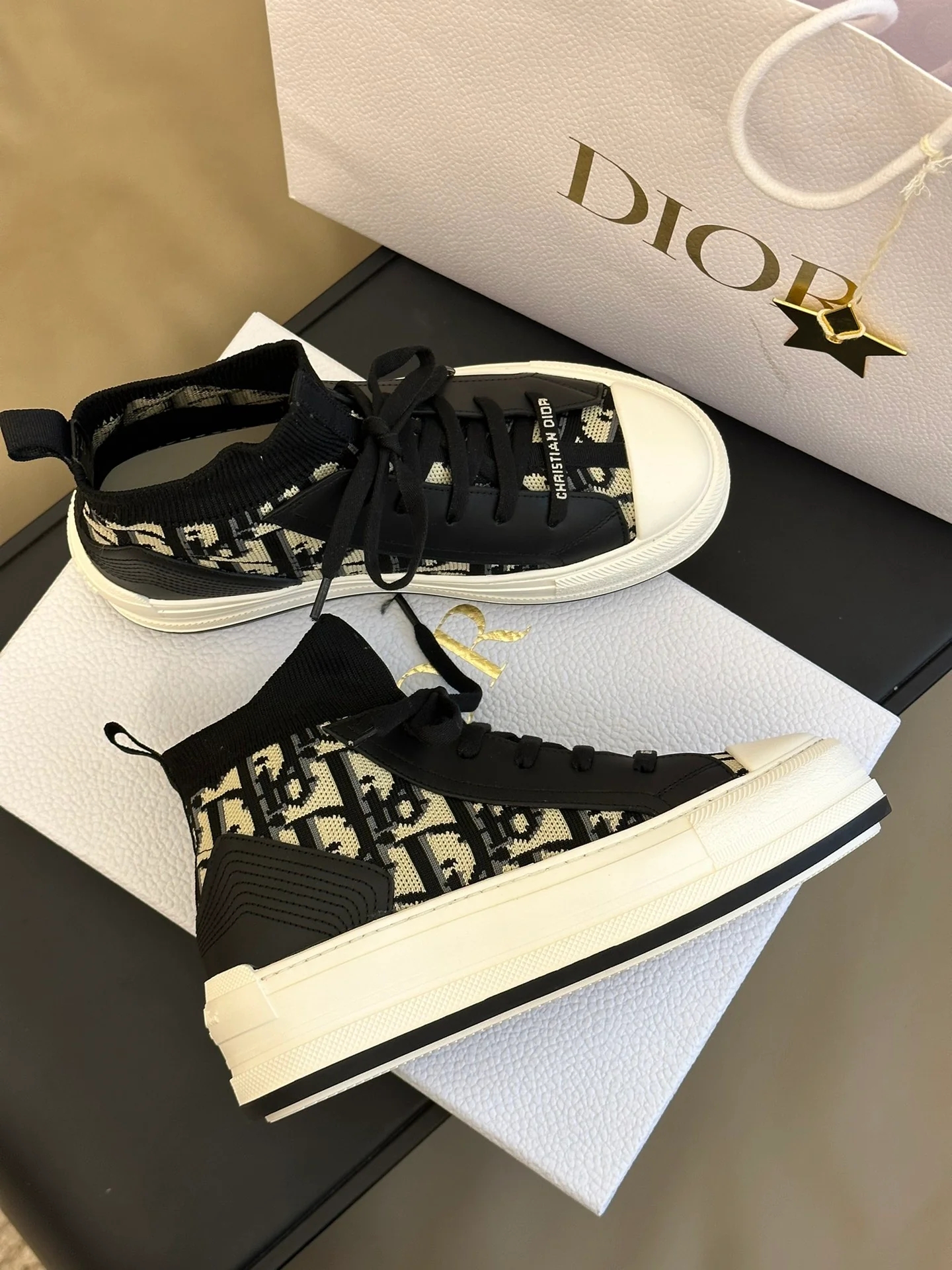 Новинка сезона осень/зима 2023 от Dior - Классические кроссовки Flyknit - Черные