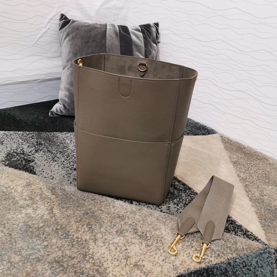 Celine-suau-sangle-large-grey