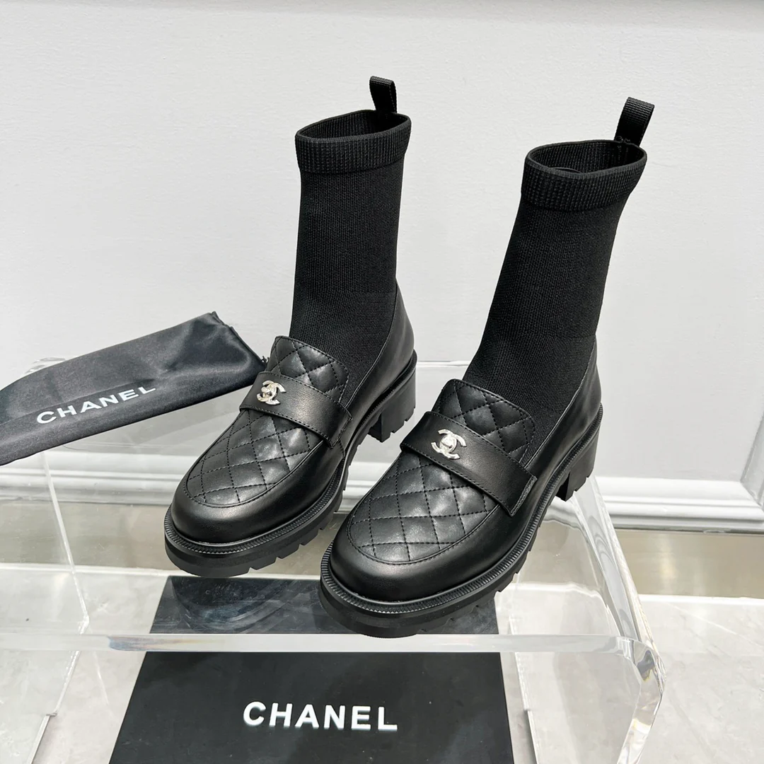 Весенняя коллекция Chanel 2022 — Ботильоны/Лоферы