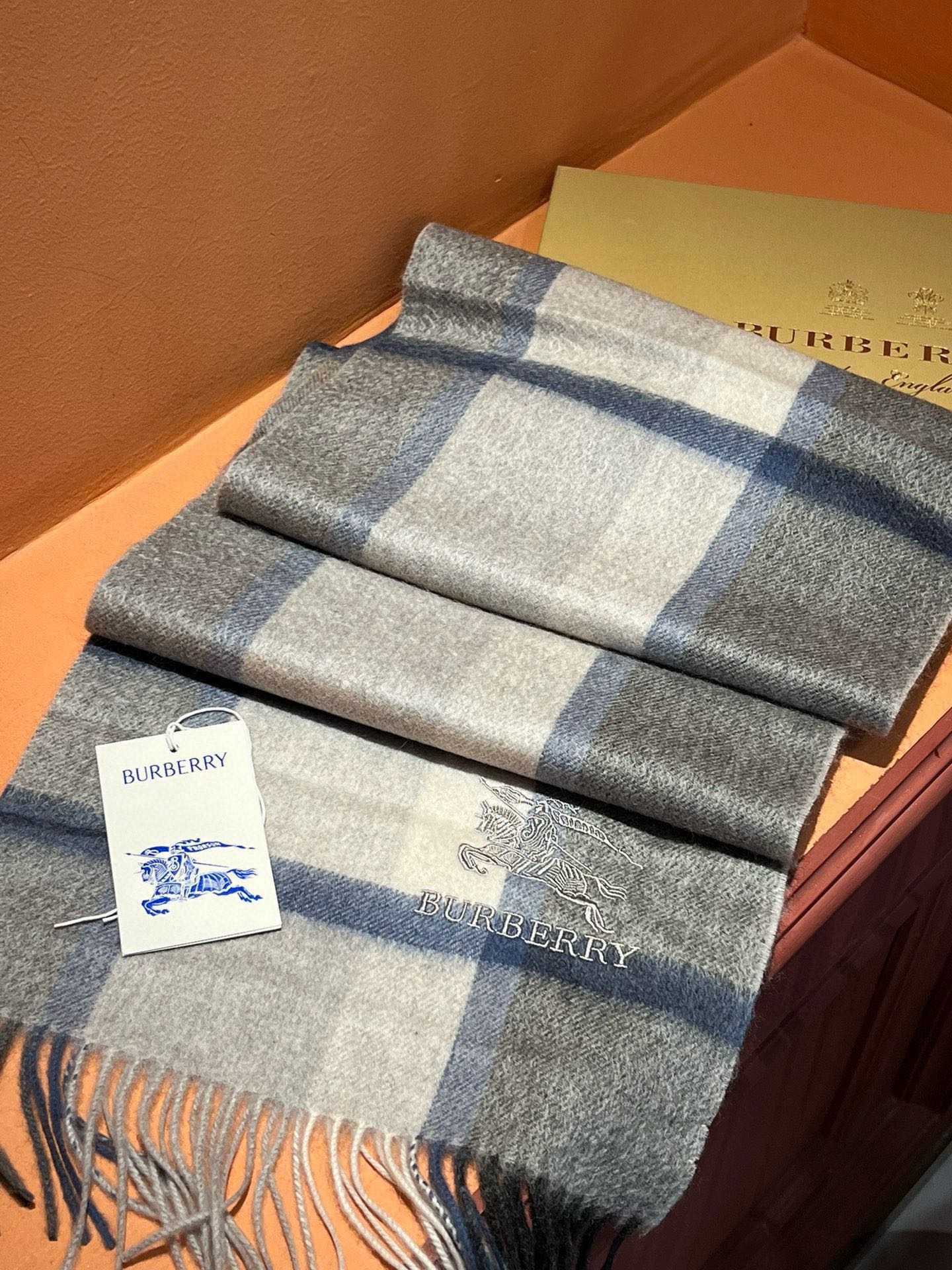 Кашемировый шарф Burberry 2024 