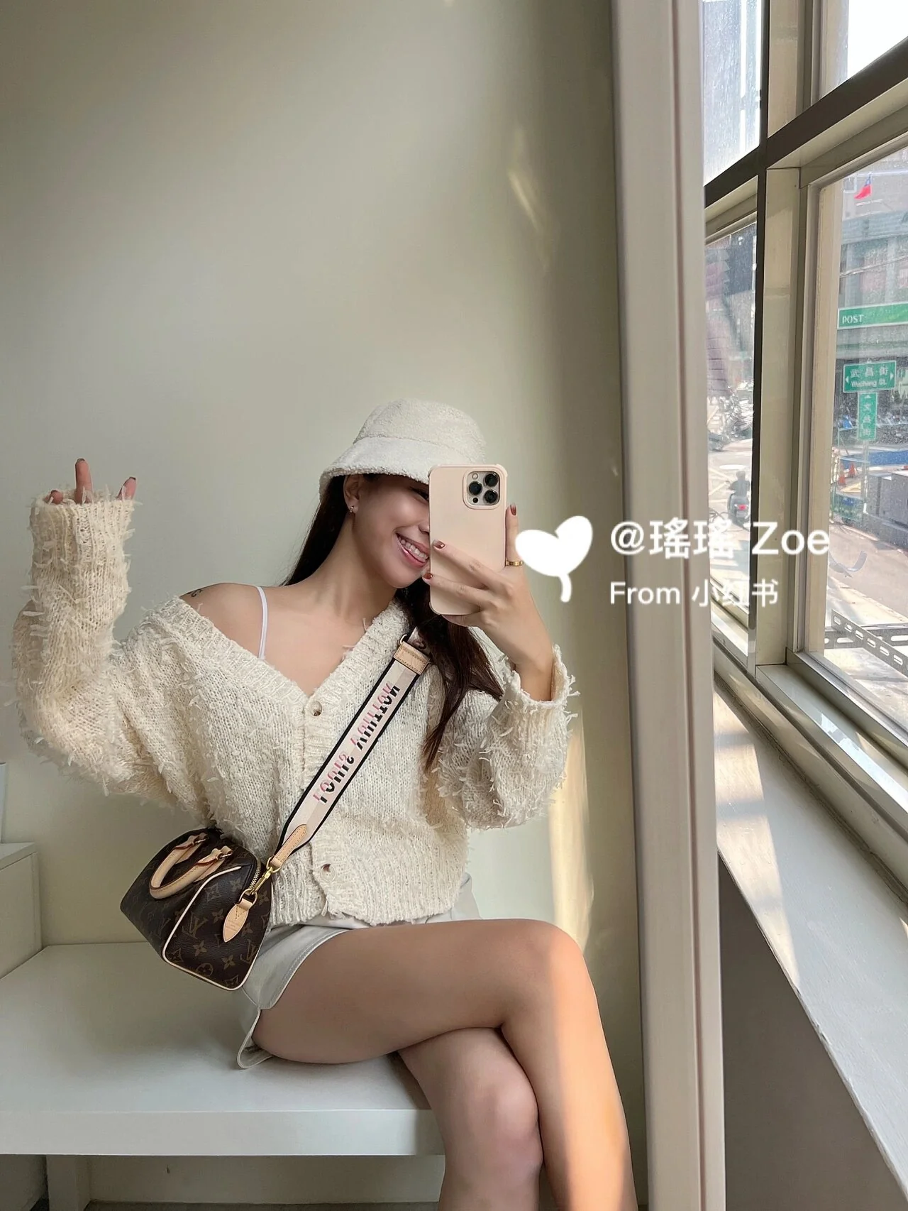 m46234-LV-speedy-bandouliere-20-classic monogram