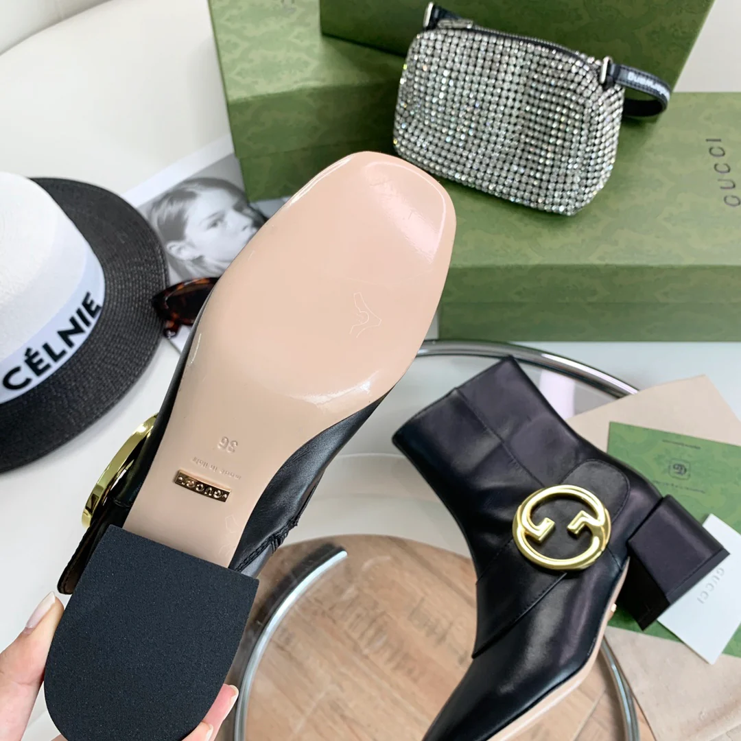 Новинка сезона осень/зима Gucci 22ss - Классические черные ботильоны с золотой пряжкой