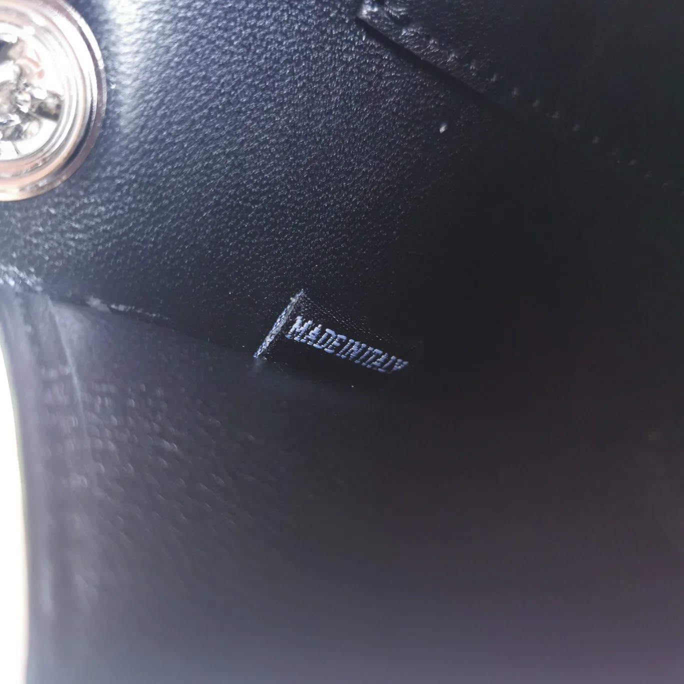 Miu Miu - Плиссированная сумка из мягкой овечьей кожи