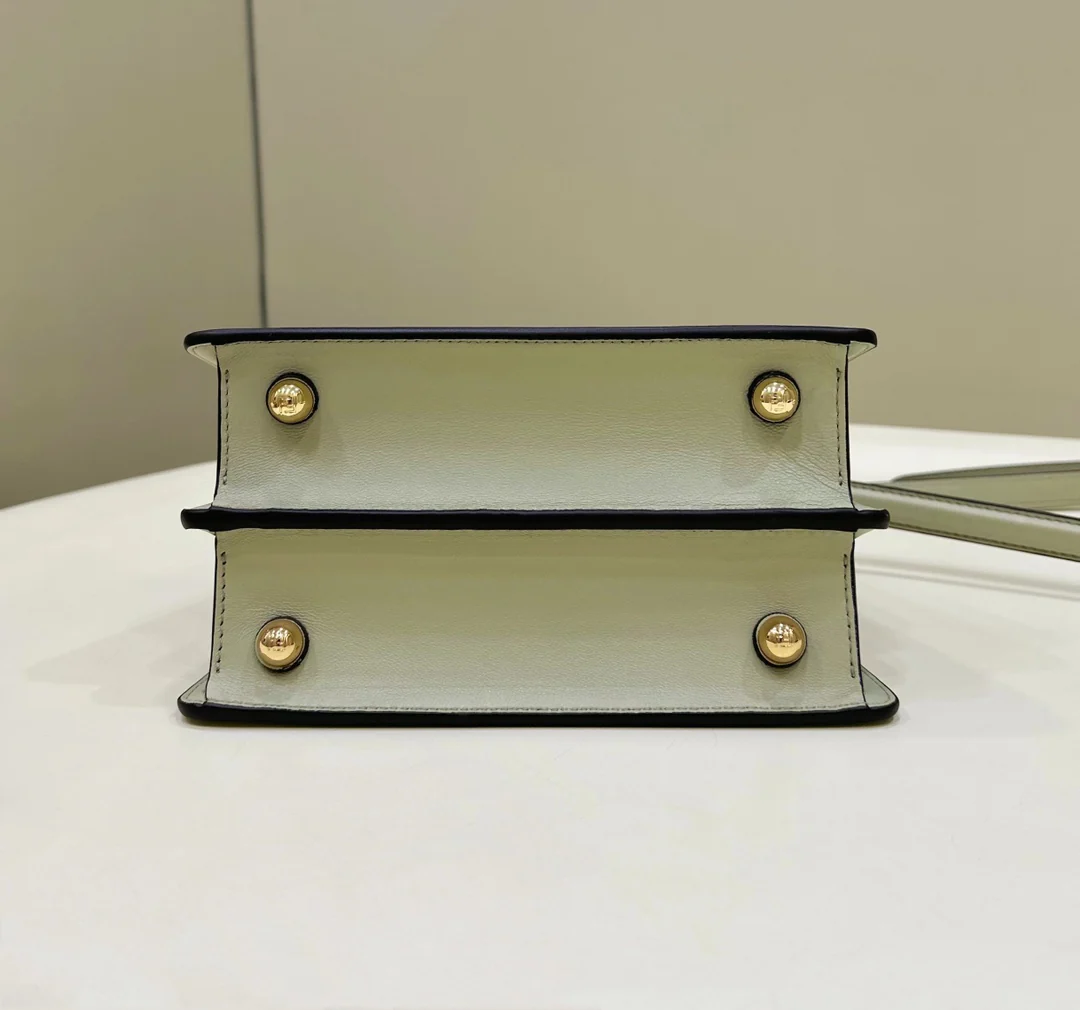 Fendi-peekaboo-i-see-u-medium-apricot