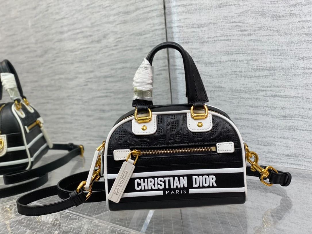 Сумка-боулинг Dior из коллекции весна/лето 2022 Vibe, маленький размер 9