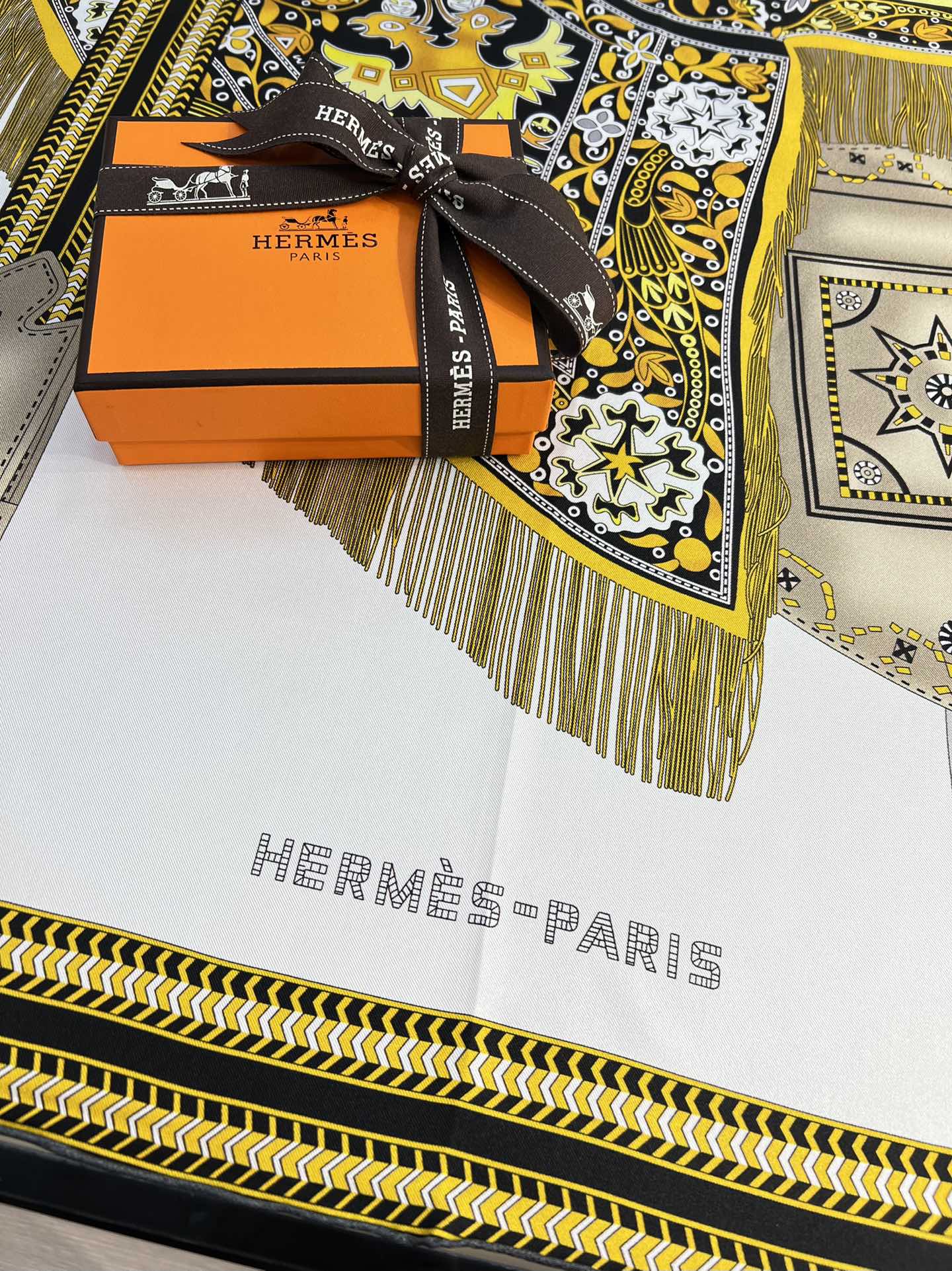 Шелковый шарф Hermes 90 - Prairie Saddle