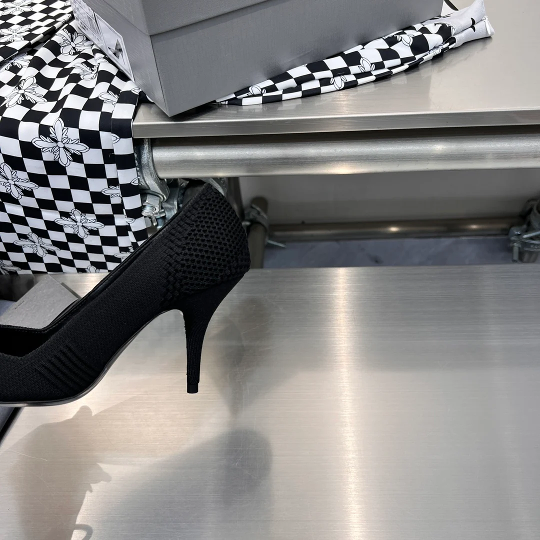 Balenciaga Весна/Лето 2023 - Туфли-лодочки на шпильке с острым носком - 9 см