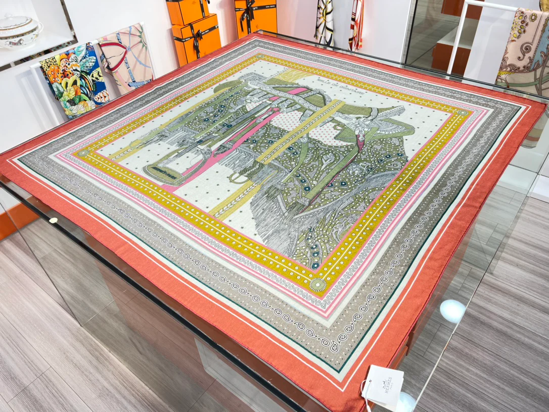 Большой двусторонний бархатный шарф Hermes - 140 см - 001