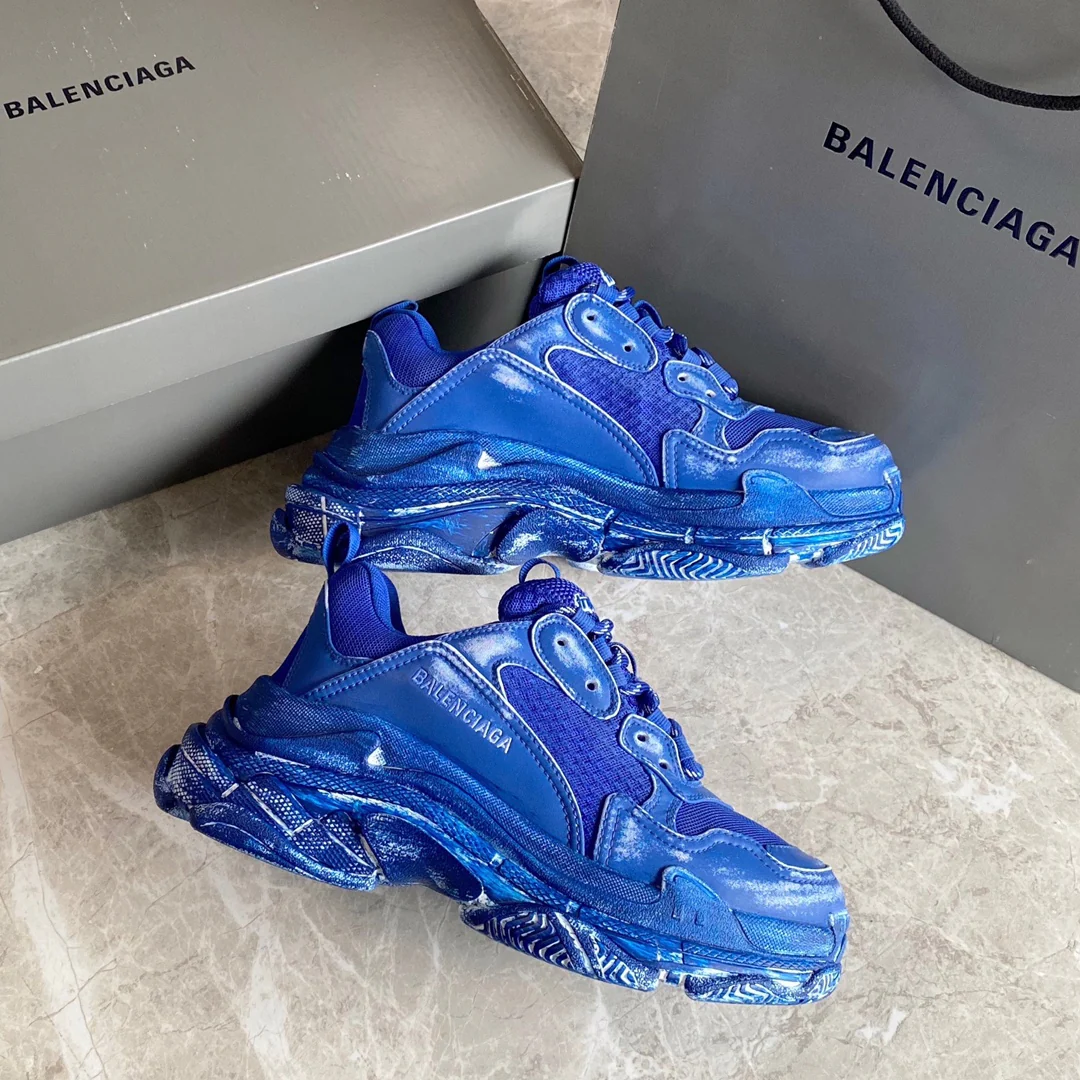 Кроссовки Balenciaga Triples на платформе, рваные джинсы, массивные кроссовки, синий цвет.
