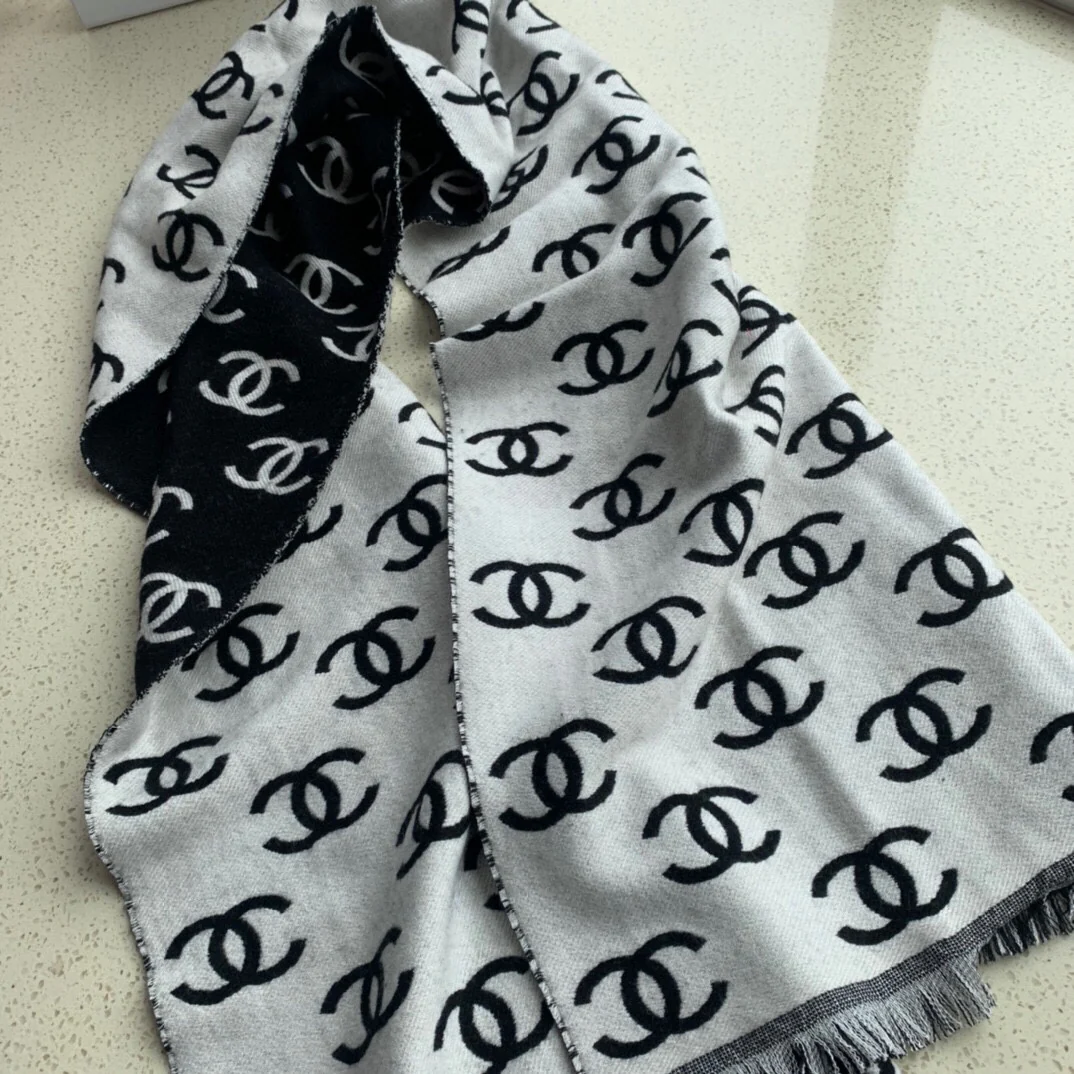 Chanel - Черный