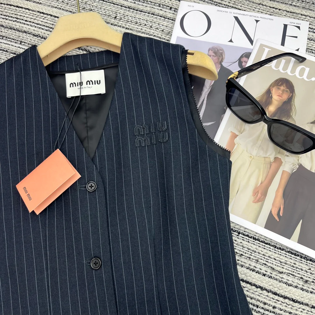 Miu Miu - 2404 - Новый комплект из двух частей: полосатый жилет и платье - Черный